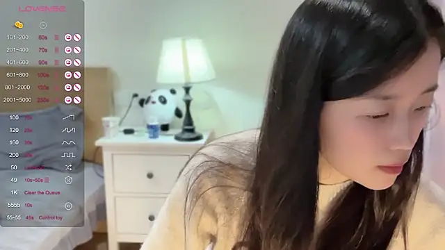 Snapshot of A-xena chatting on February 1, 2025, 1:41 pm A-xena online show from February 1, 2025, 1:41 pm