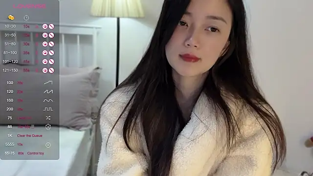 Snapshot of A-xena chatting on February 15, 2025, 2:26 am A-xena online show from February 15, 2025, 2:26 am