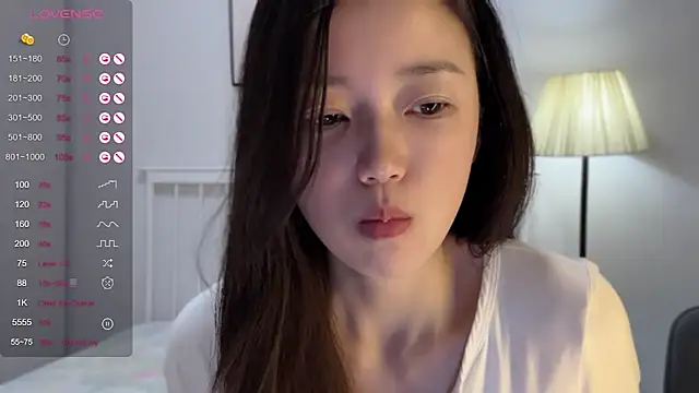 Snapshot of A-xena chatting on February 16, 2025, 2:31 am A-xena online show from February 16, 2025, 2:31 am