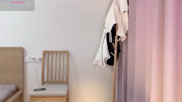 Snapshot of A-xena chatting on September 9, 2025, 2:00 am A-xena online show from September 9, 2025, 2:00 am