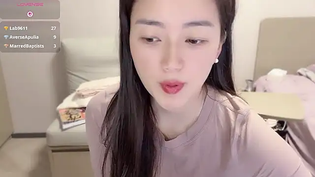 Snapshot of A-xena chatting on October 28, 2025, 3:32 am A-xena online show from October 28, 2025, 3:32 am