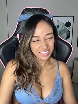 DianaHopson online show from January 31, 2025, 11:24 pm