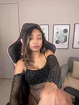 DianaHopson online show from February 28, 2025, 12:52 pm