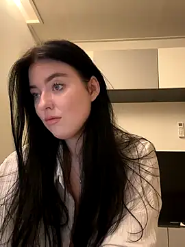 Angela Fosterr online show from October 31, 2025, 4:19 pm