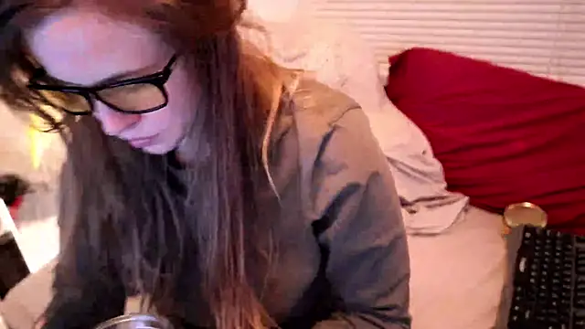 Snapshot of xxpixeyxx chatting on December 3, 2025, 4:42 am xxpixeyxx online show from December 3, 2025, 4:42 am