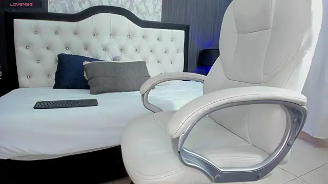 amara falcon online show from February 6, 2025, 1:43 pm