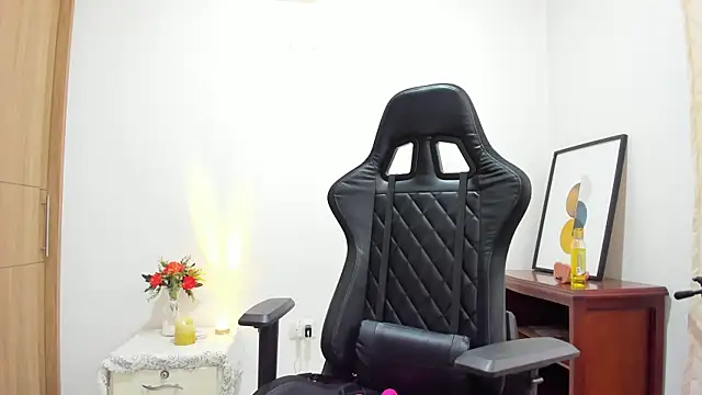 amara falcon online show from October 7, 2025, 12:24 pm