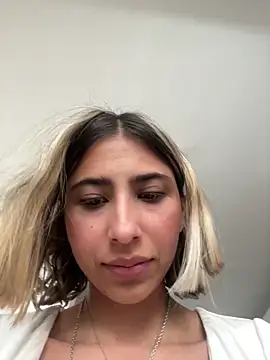 Snapshot of Ameellie chatting on November 14, 2025, 3:33 pm Ameellie online show from November 14, 2025, 3:33 pm