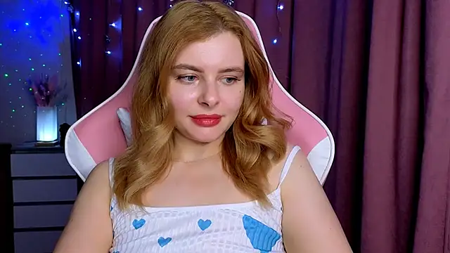 Snapshot of Day-off chatting on October 3, 2025, 12:02 pm Day-off online show from October 3, 2025, 12:02 pm