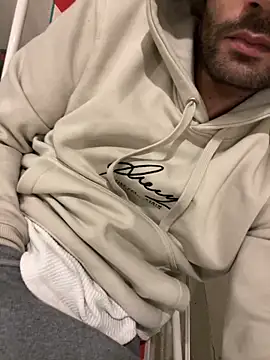 Snapshot of athenphysics chatting on January 10, 2025, 8:37 pm athenphysics online show from January 10, 2025, 8:37 pm