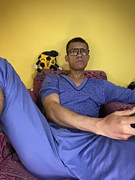 Snapshot of MoiseXxx_777 chatting on January 23, 2025, 10:22 am MoiseXxx 777 online show from January 23, 2025, 10:22 am