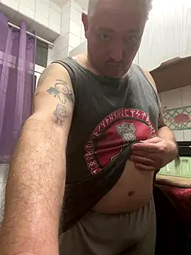 Snapshot of Russirayu chatting on October 29, 2025, 7:59 pm Russirayu online show from October 29, 2025, 7:59 pm