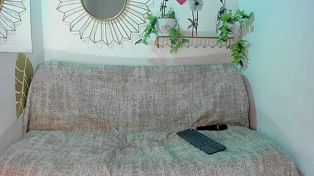 Snapshot of EmmaDuque chatting on November 8, 2025, 7:45 pm EmmaDuque online show from November 8, 2025, 7:45 pm