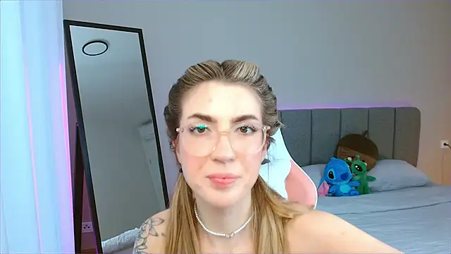 Snapshot of Mrs_Tory chatting on December 22, 2024, 9:22 am Mrs Tory online show from December 22, 2024, 9:22 am