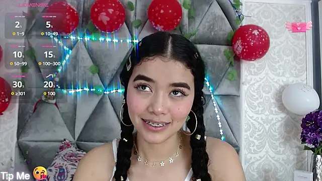 Snapshot of Angela_lovee chatting on January 3, 2025, 12:00 am Angela lovee online show from January 3, 2025, 12:00 am