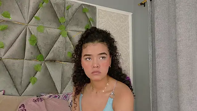 Snapshot of Angela_lovee chatting on February 24, 2025, 11:54 am Angela lovee online show from February 24, 2025, 11:54 am