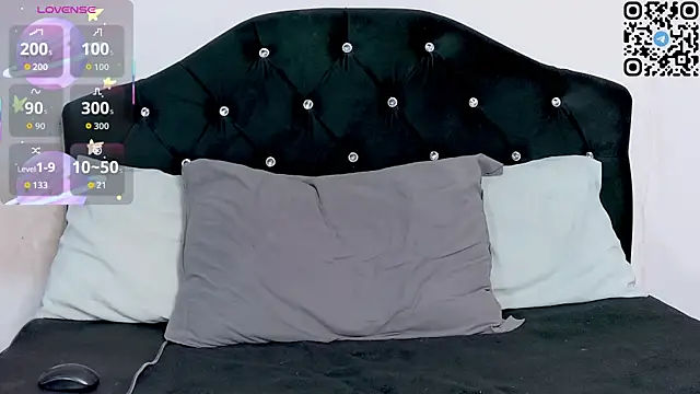 nonawhitemm online show from October 17, 2025, 10:56 pm