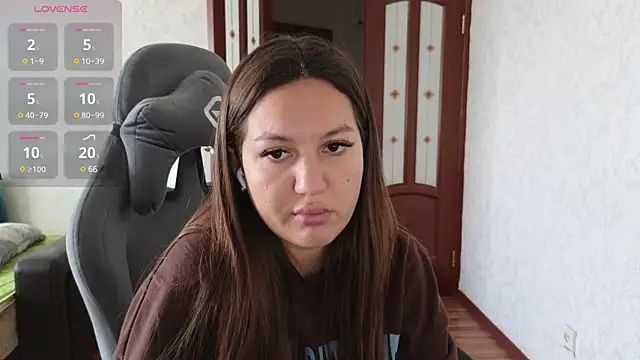 Snapshot of Nelly_Fischer chatting on December 14, 2024, 9:18 am Nelly Fischer online show from December 14, 2024, 9:18 am