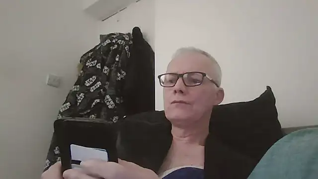 Snapshot of 1tam chatting on November 30, 2025, 9:35 am 1tam online show from November 30, 2025, 9:35 am