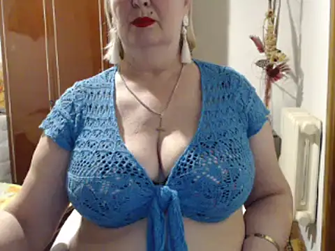 Snapshot of Secretfox chatting on March 16, 2025, 11:16 am Secretfox online show from March 16, 2025, 11:16 am