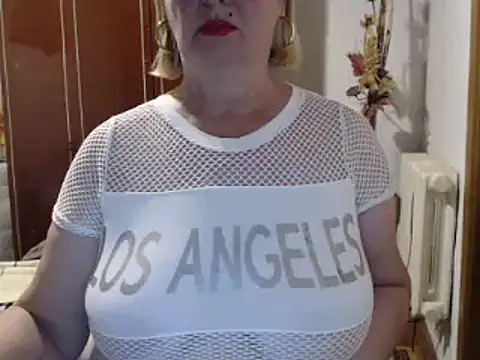 Snapshot of Secretfox chatting on September 23, 2025, 3:20 am Secretfox online show from September 23, 2025, 3:20 am