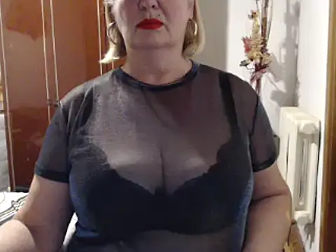 Snapshot of Secretfox chatting on October 10, 2025, 2:16 pm Secretfox online show from October 10, 2025, 2:16 pm