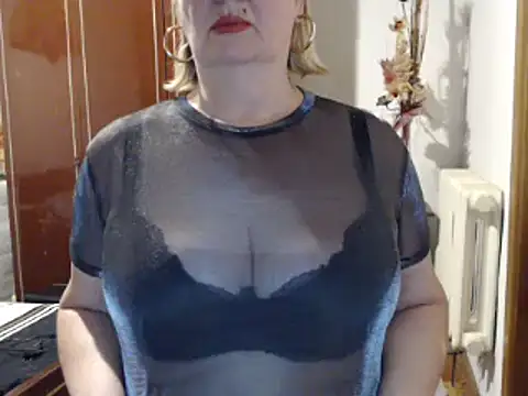 Snapshot of Secretfox chatting on October 14, 2025, 4:35 am Secretfox online show from October 14, 2025, 4:35 am