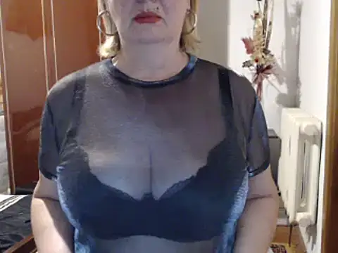 Snapshot of Secretfox chatting on October 16, 2025, 4:13 am Secretfox online show from October 16, 2025, 4:13 am