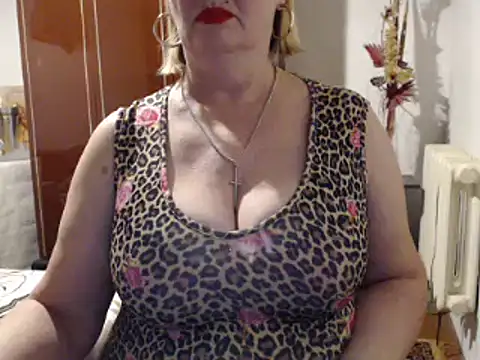 Snapshot of Secretfox chatting on December 1, 2025, 6:29 am Secretfox online show from December 1, 2025, 6:29 am