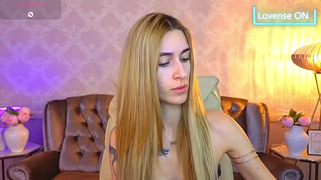 Sexy Lava online show from November 10, 2025, 7:07 am