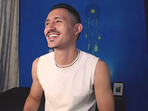 HomeAloneK online show from November 5, 2025, 7:36 pm