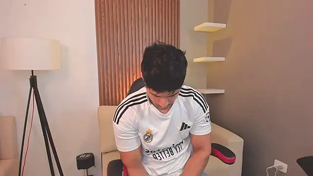 Snapshot of liam_collins21 chatting on January 30, 2025, 11:33 am liam collins21 online show from January 30, 2025, 11:33 am