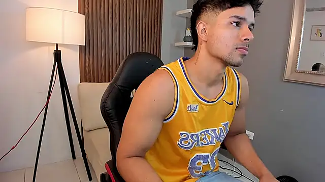 Snapshot of liam_collins21 chatting on February 3, 2025, 11:42 am liam collins21 online show from February 3, 2025, 11:42 am