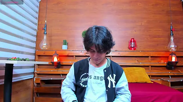 Snapshot of alex_477 chatting on January 27, 2025, 11:32 am alex 477 online show from January 27, 2025, 11:32 am