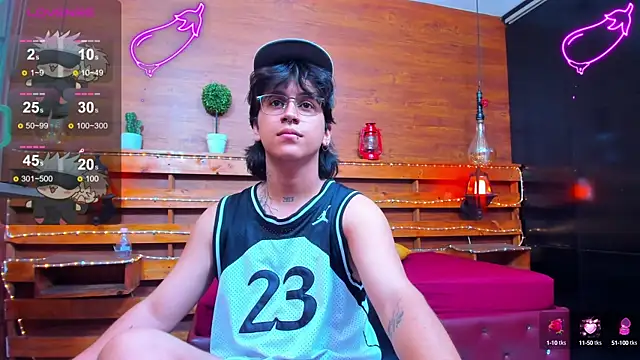 Snapshot of alex_477 chatting on February 6, 2025, 2:37 pm alex 477 online show from February 6, 2025, 2:37 pm