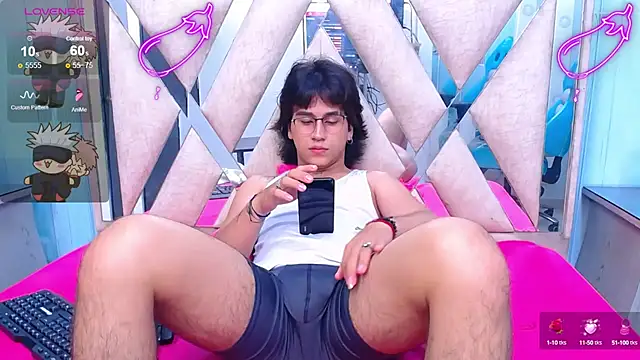 Snapshot of alex_477 chatting on February 24, 2025, 2:37 pm alex 477 online show from February 24, 2025, 2:37 pm