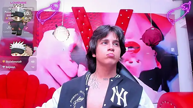 Snapshot of alex_477 chatting on March 4, 2025, 5:45 pm alex 477 online show from March 4, 2025, 5:45 pm