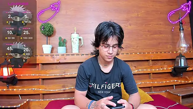 Snapshot of alex_477 chatting on March 6, 2025, 11:36 am alex 477 online show from March 6, 2025, 11:36 am