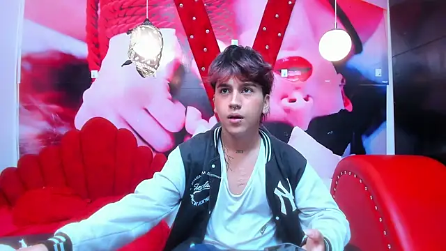 Snapshot of alex_477 chatting on September 24, 2025, 11:24 am alex 477 online show from September 24, 2025, 11:24 am