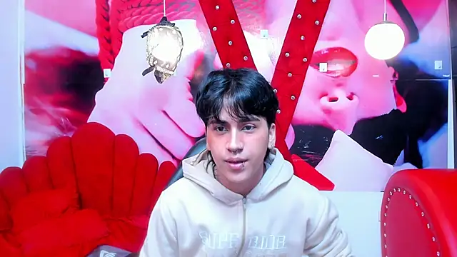 Snapshot of alex_477 chatting on October 7, 2025, 11:40 am alex 477 online show from October 7, 2025, 11:40 am