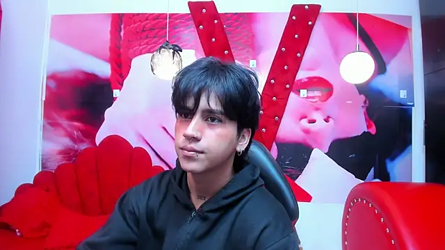 Snapshot of alex_477 chatting on November 21, 2025, 11:31 am alex 477 online show from November 21, 2025, 11:31 am