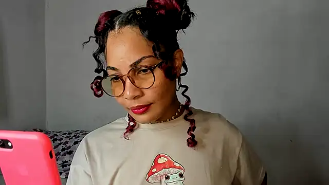 Snapshot of Jade_Dorthini chatting on March 7, 2025, 9:06 pm Jade Dorthini online show from March 7, 2025, 9:06 pm