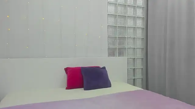 Tiny JuJu online show from September 11, 2025, 1:39 am