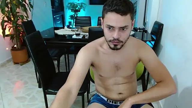 Snapshot of giannandblacke chatting on February 22, 2025, 12:27 am giannandblacke online show from February 22, 2025, 12:27 am