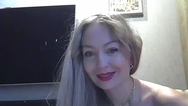 Snapshot of ZarinaSwift chatting on December 6, 2024, 4:36 am ZarinaSwift online show from December 6, 2024, 4:36 am