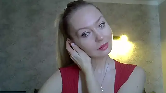 Snapshot of ZarinaSwift chatting on February 9, 2025, 5:19 am ZarinaSwift online show from February 9, 2025, 5:19 am