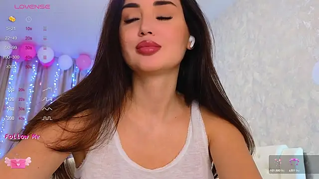 Snapshot of LaraSkinny chatting on December 19, 2024, 3:18 am LaraSkinny online show from December 19, 2024, 3:18 am
