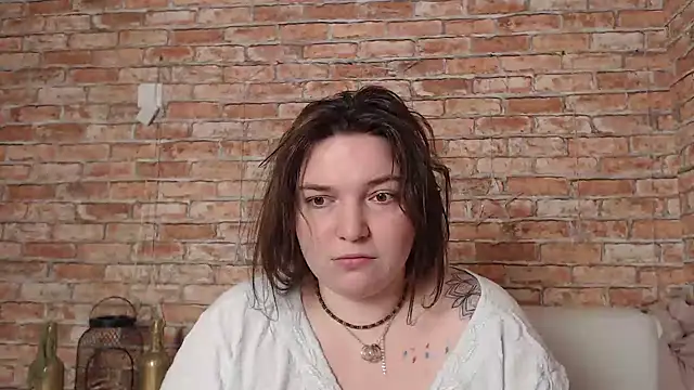 Amelia Kiss  online show from January 16, 2025, 12:45 am
