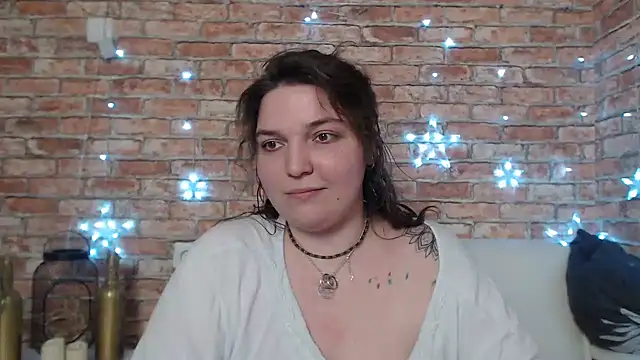 Amelia Kiss  online show from February 7, 2025, 6:45 am