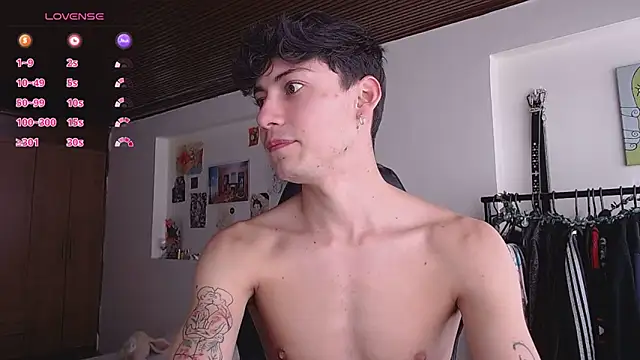 Snapshot of Amahd696 chatting on November 5, 2025, 1:44 pm Amahd696 online show from November 5, 2025, 1:44 pm